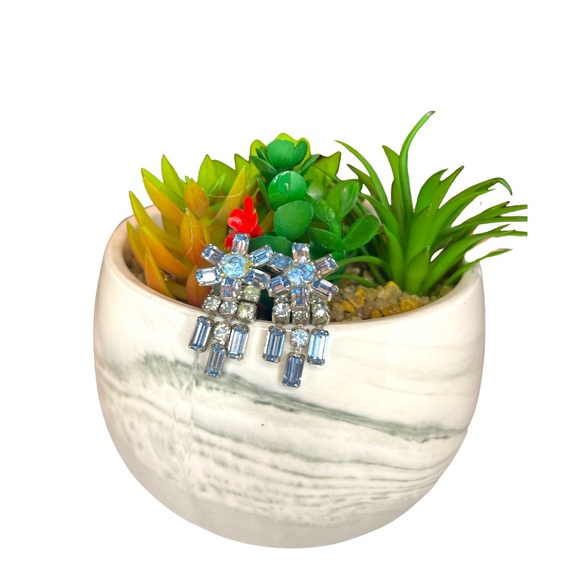 Jewelry - Vintage blue clip-on earrings